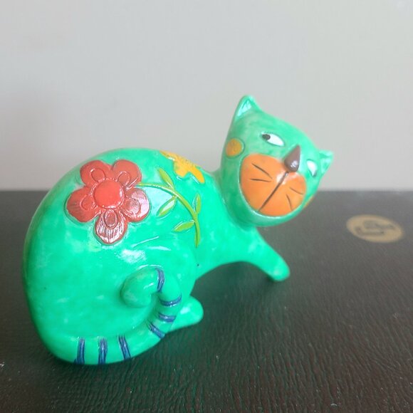 Green cat figurine. - Picture 5 of 6